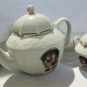 M.J. Hummel Danbury Mint  Porcelain Teapot Stormy Weather Umbrella Girl & Boy
